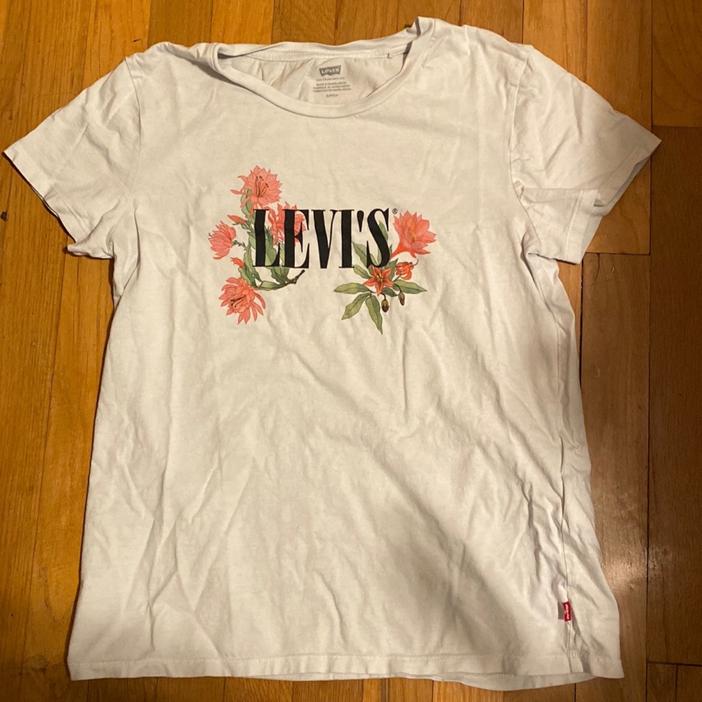 Small Levi’s shirt worn once
